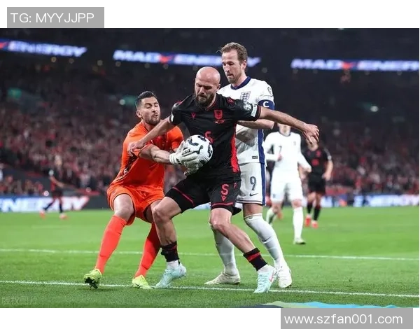 足球巨星罕见低级失误瞬间全场惊呼笑料不断