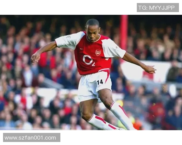 顶级球星精彩瞬间全记录足球传奇技艺与热血拼搏集锦